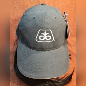 Pioneer Seeds DuPont baseball cap with a white embroidered logo. New with tags